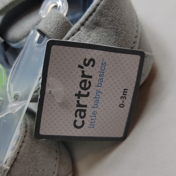 Preemie bodysuit set of 3 + baby shoes + caps NWT - Picture 6 of 9